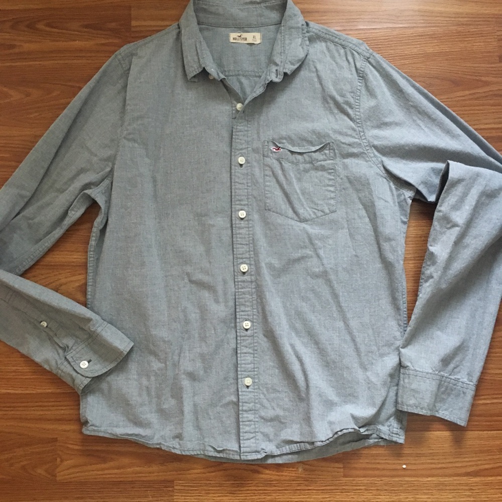2 Button Up Shirts - Picture 2 of 5